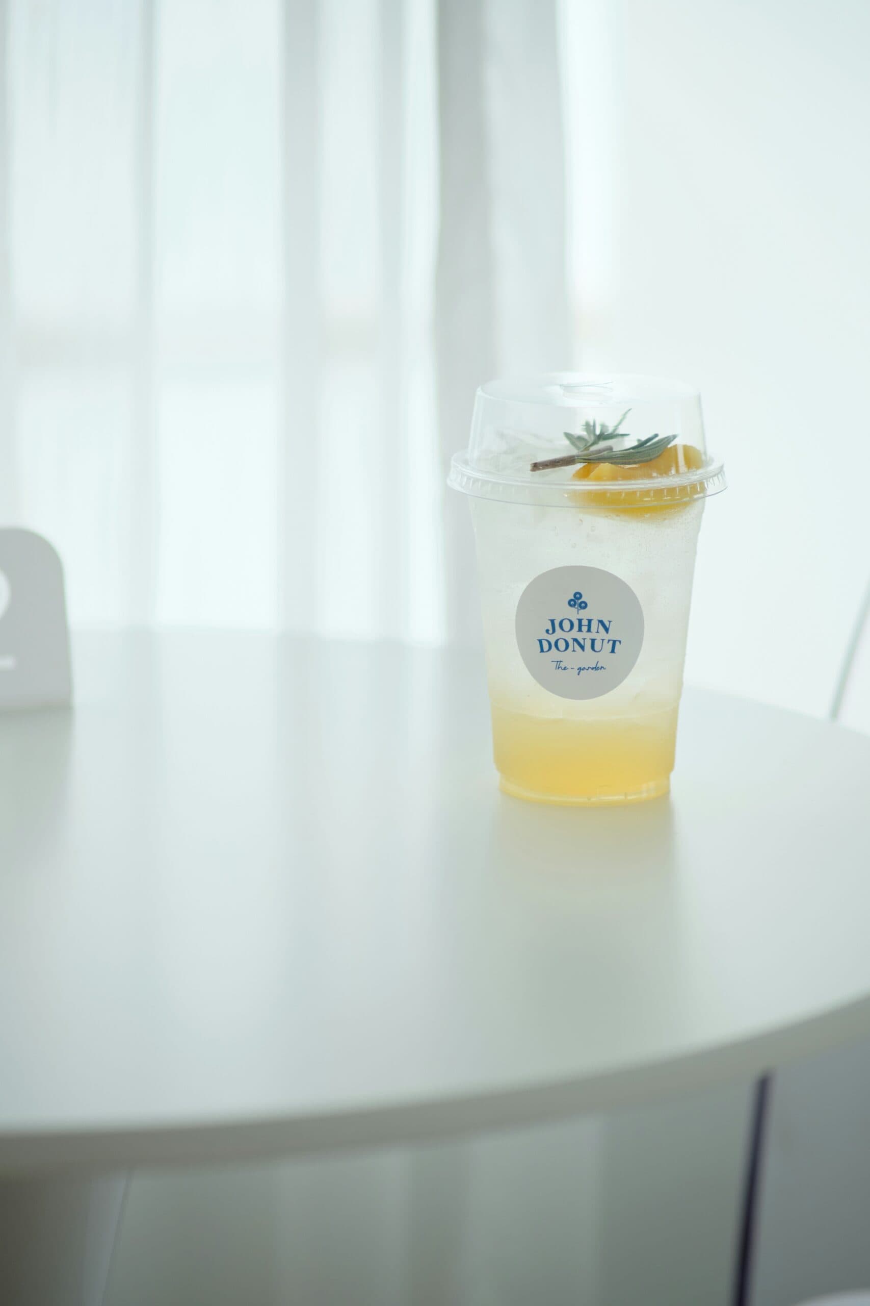 桃のクリームソーダ
